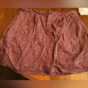 GAP Beautiful Floral Design Mini Skirt in Size 12